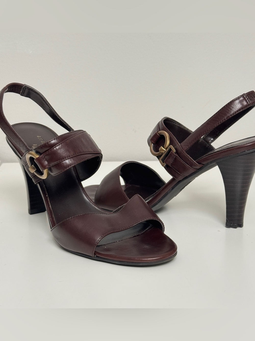 AK Anne Klein Cedar Leather Slingback Heels Dark Brown Gold 7M